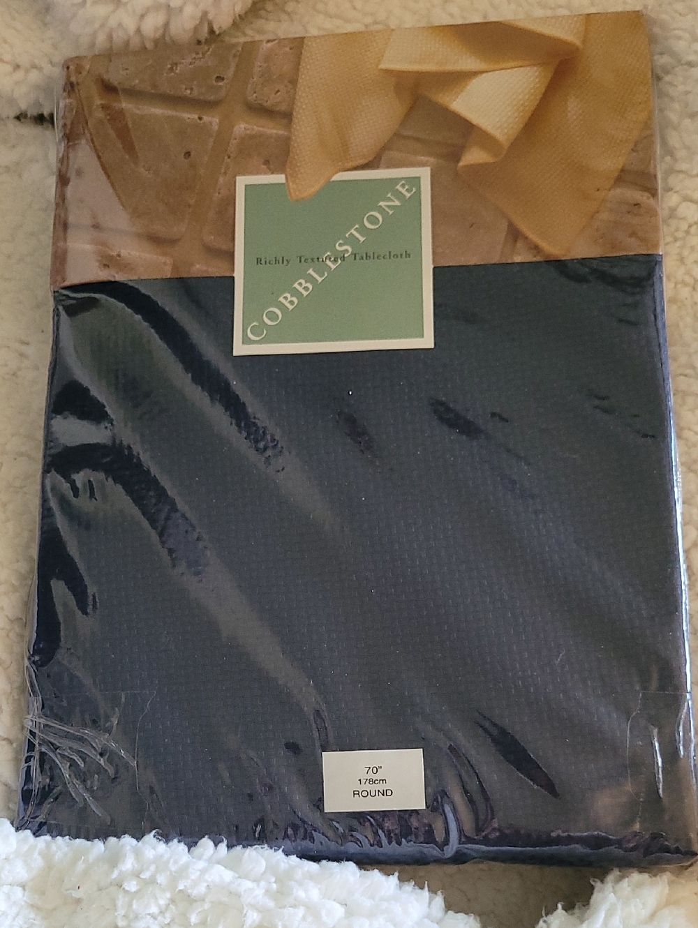 70" RND. Navy Textured Tablecloth  by Cobblestone. NWT.